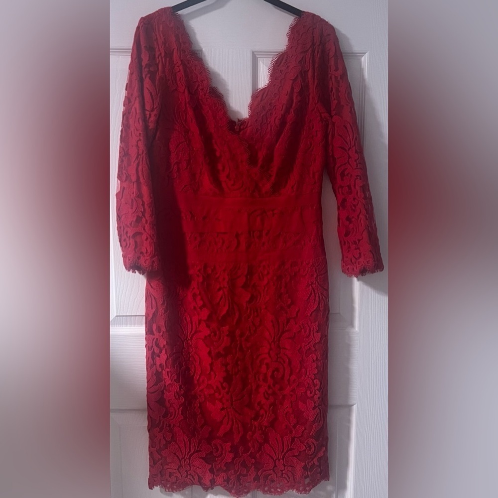 Women's Tadashi Shoji Red Embroidered Lace 3/4 Sleeved Dress